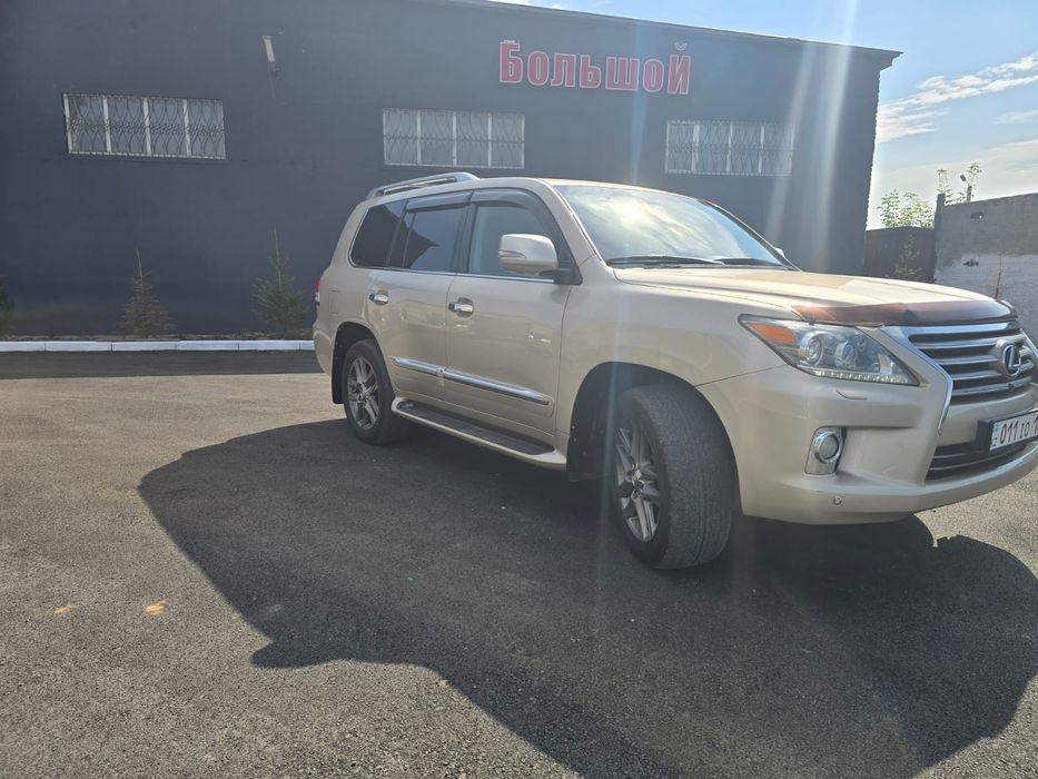 Lexus LX 570 в отличном состоянии
