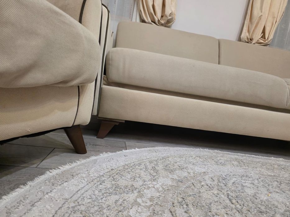 Диван и два кресла