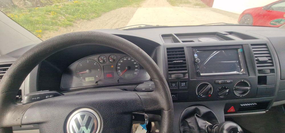 Volksvagen  T5   174 cp