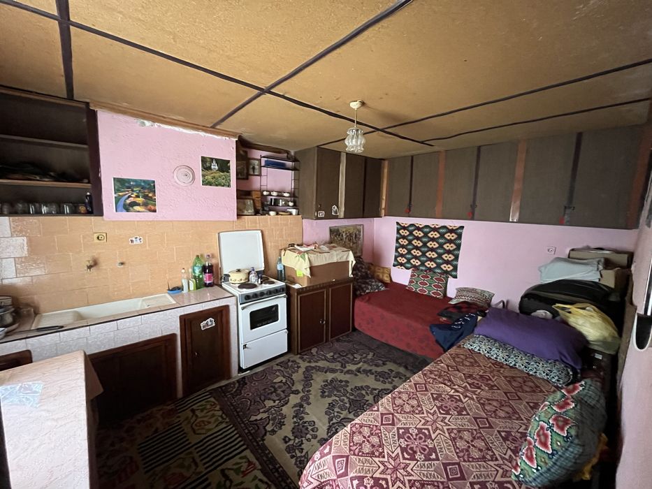 Продава се Къща в Панагюрище - 1100 кв.м за 14 €/кв.м - Снимка #2