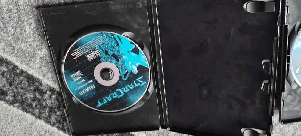 Продавам дискове с видео игри