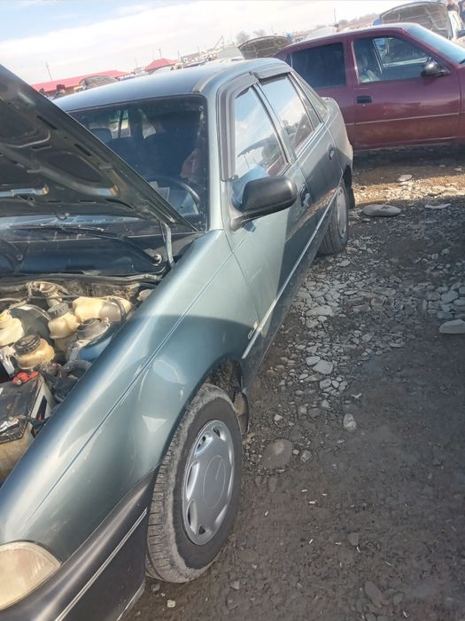 Sedan DAEWOO Nexia 1