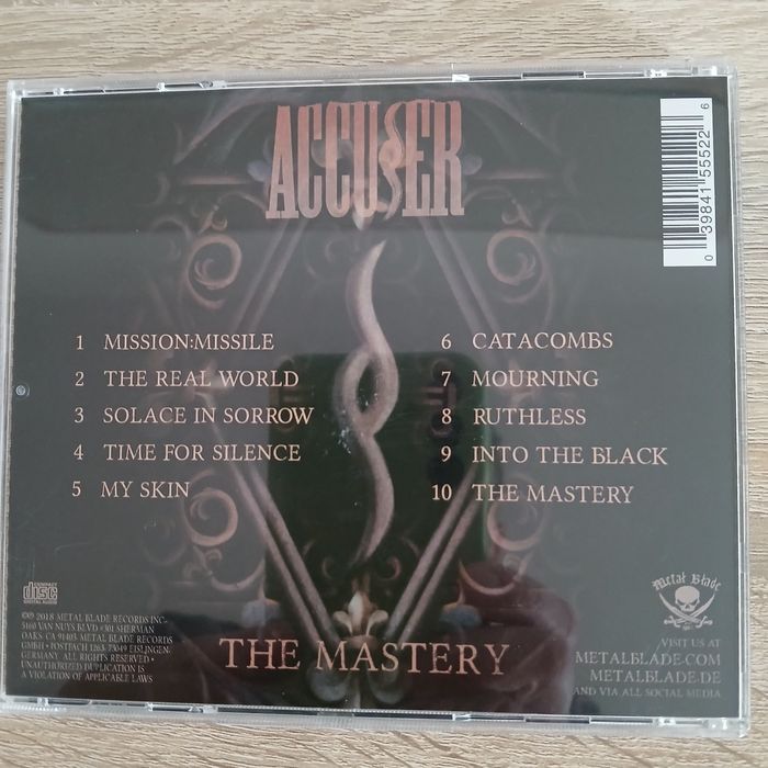 Компакт дискове нови