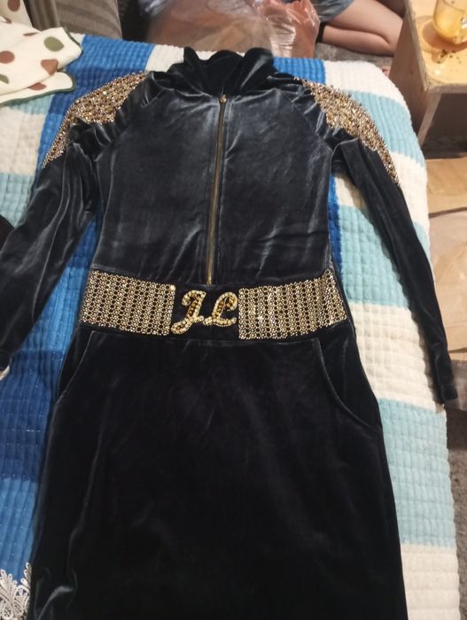 Продам платье одевали 2 раза