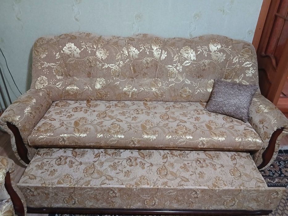 Продам мягкий гарнитур.