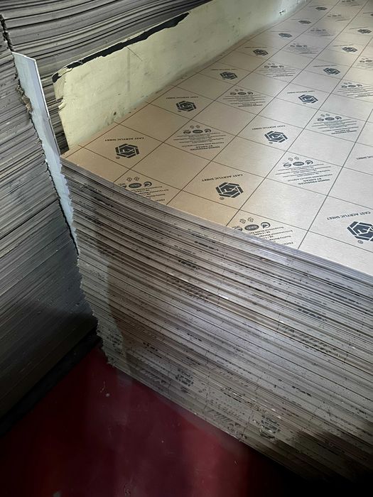 Акрил цветной листы для рекламы и вывесок