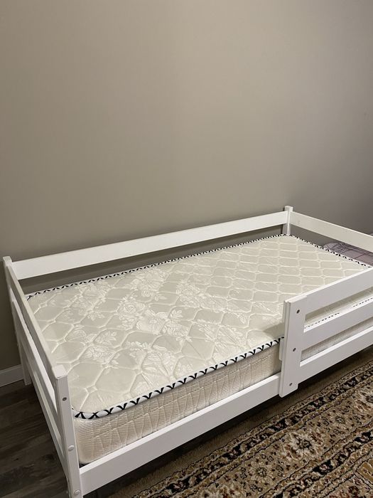 Детская кровать с 3 до 10 лет с матрасом