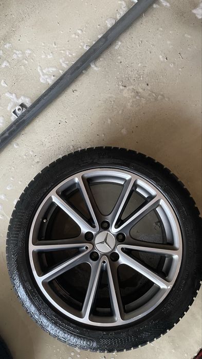 Оригинални джанти 18’ със зимни гуми за Мерцедес