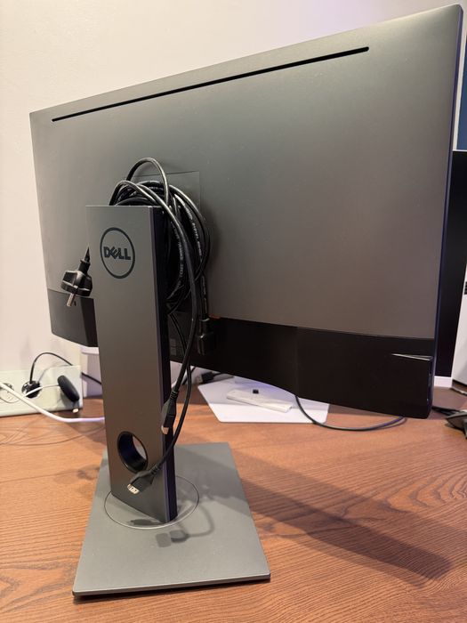 Monitor DELL 27” QHD(2K) 2560 x 1440 (U2717D)