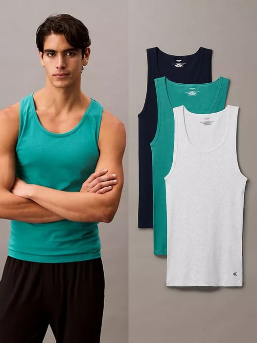 Футболки и майки от Calvin Klein