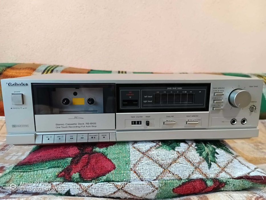 Продавам касетен дек TECHNICS RS-B105