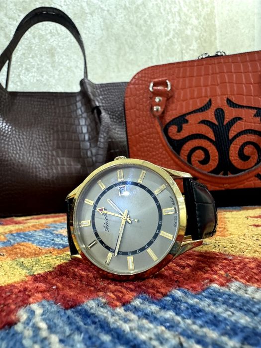 Часы Adriatica кожаные оригинал