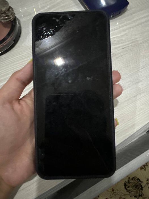 Madel: INFINIX telefon sotiladi.