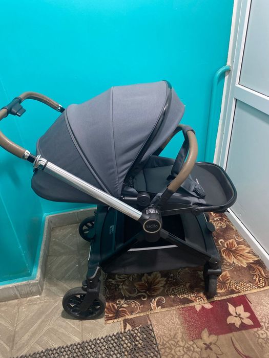 Продам коляску 3в1