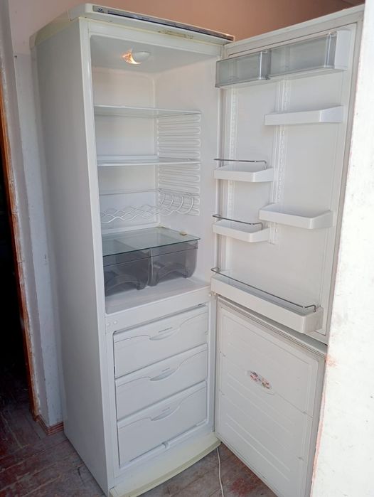 Продам холодильник