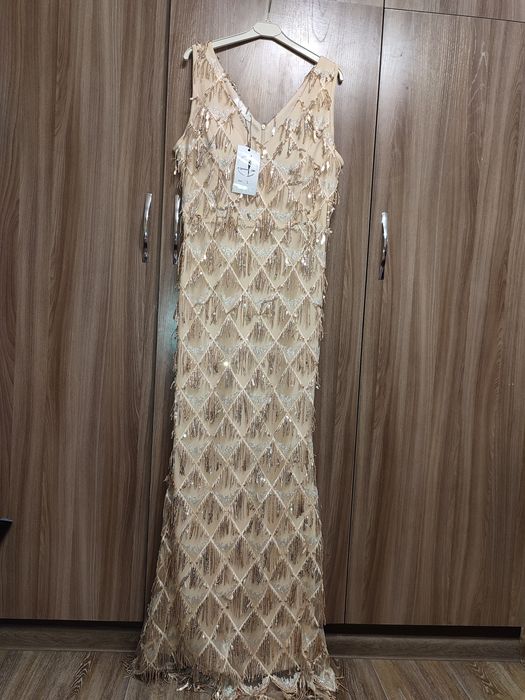 Продам платье новое