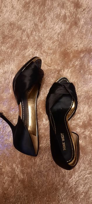 Pantofi decupați șaten negru cu auriu Nine West