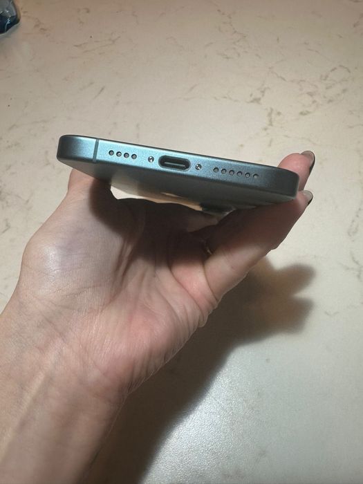 Iphone 16 Puls  verde