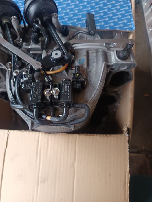 Всмукателен колектор Мерцедес Бенц w221 s500 OM 273