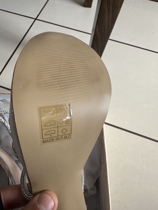 Високи  дамски обувки