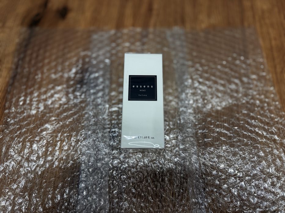 Духи “Essens”.
