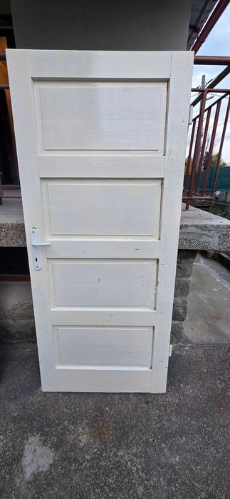 Продавам интериорни врати – няколко броя, без каси