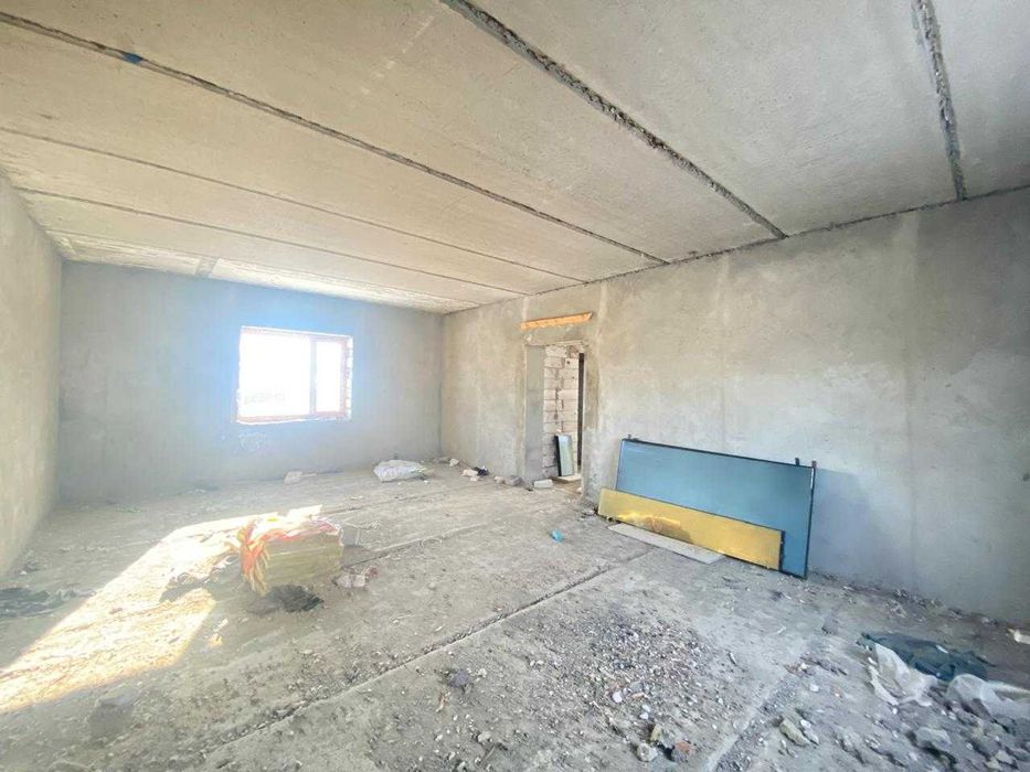 Срочно!!! Продам дом в три уровня.