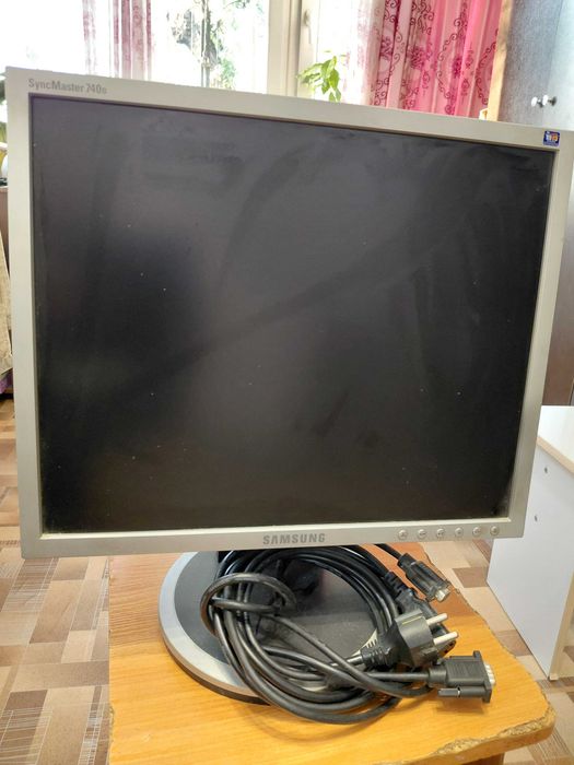 Монитор Самсунг SyncMaster 740b