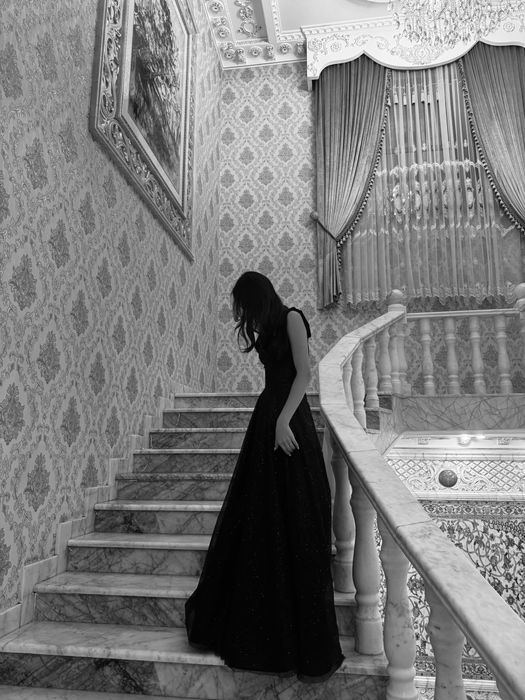 платье черное с блестками