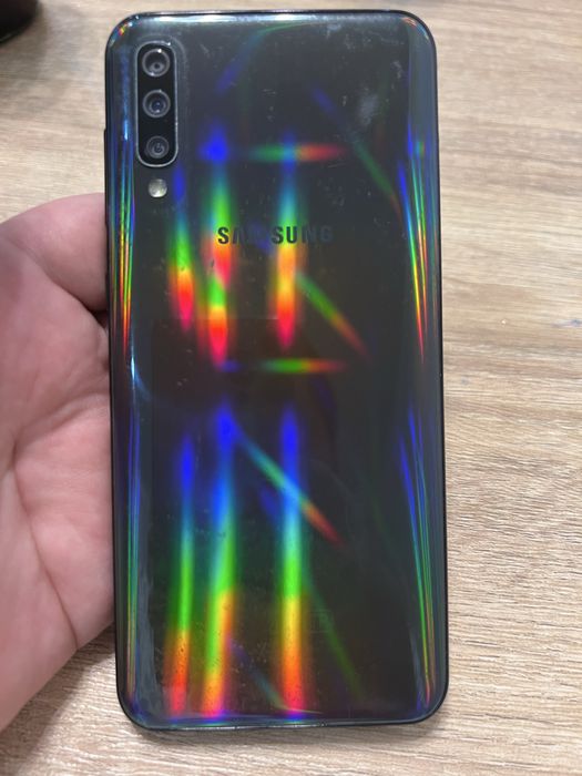 Продам Samsung A50  64Гб