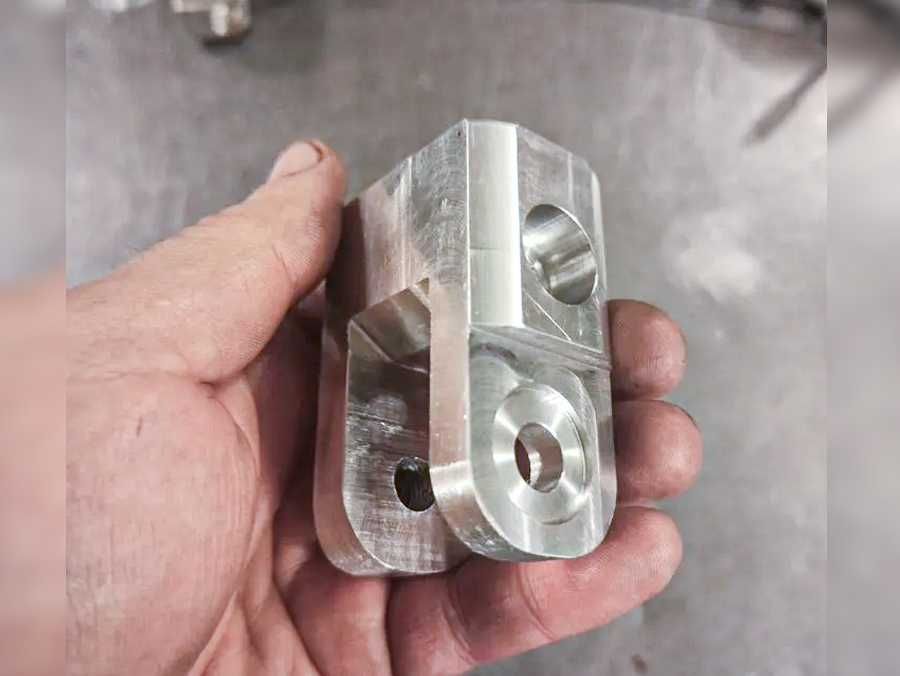 Токарные фрезерные работы ЧПУ CNC Лазер резка Гибка Сборка Покраска 3D