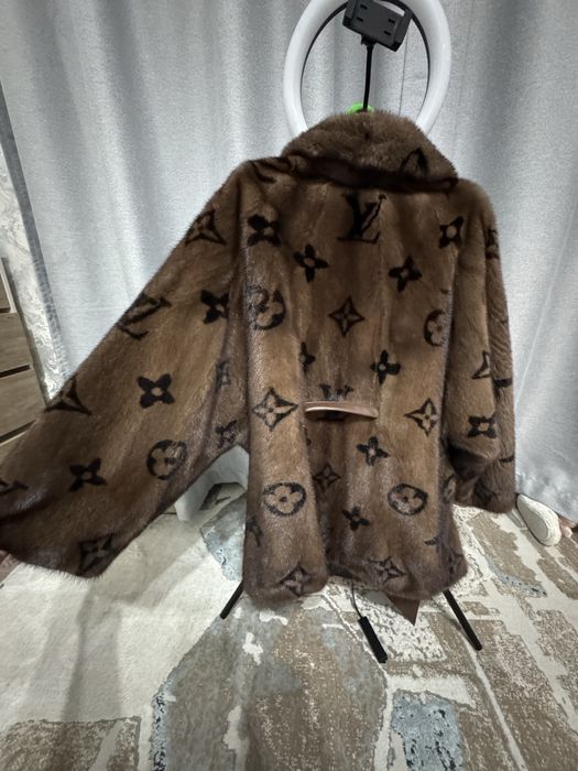 Продам шубу норковую