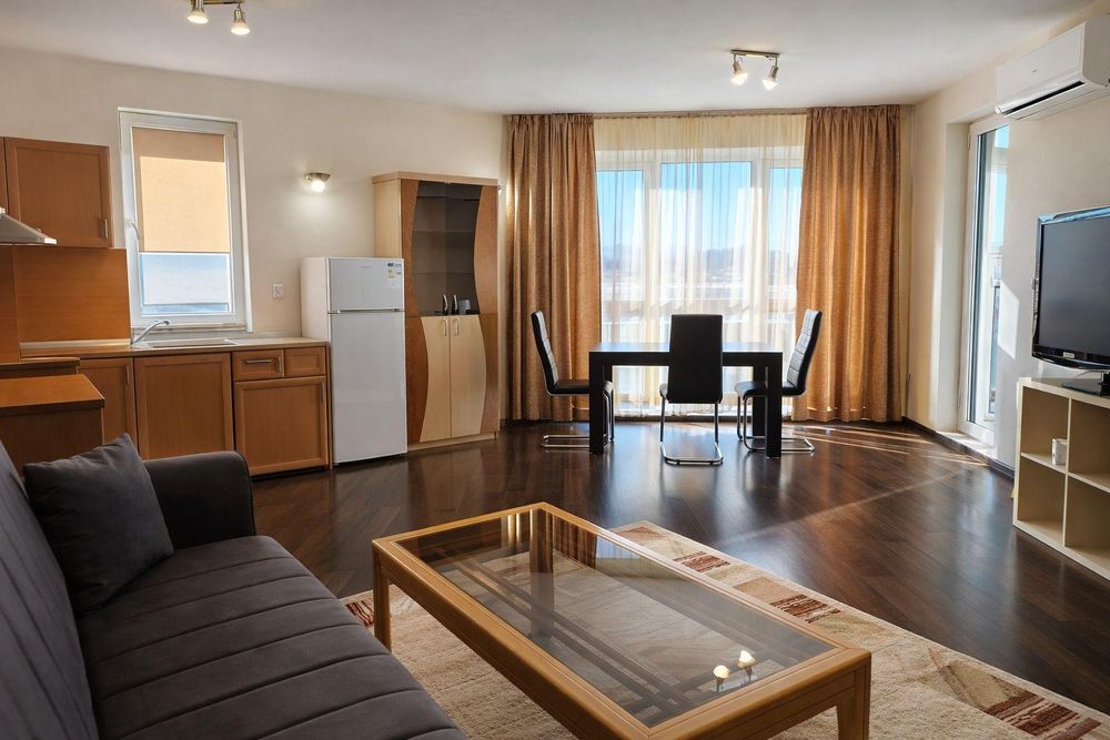 Дава се под наем Тристаен апартамент в София, Красно село - 98 кв.м за 718.08 € - Снимка #1