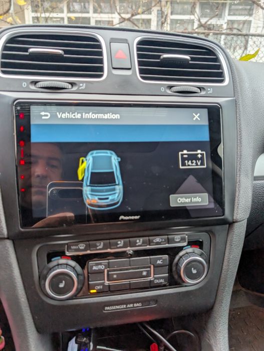Navigație dedicată VW Golf 6 Pioneer SPH-PF97BT 4X50W,