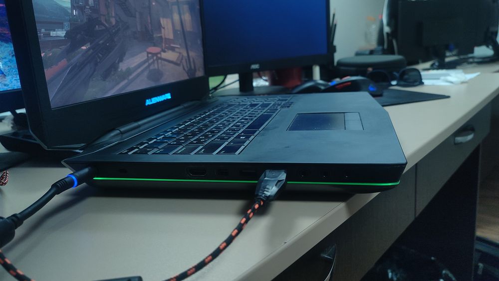 Игровой ноутбук - Dell Alienware 17