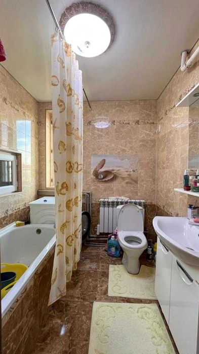 Продаю  % комнатный  дом СЗЖР