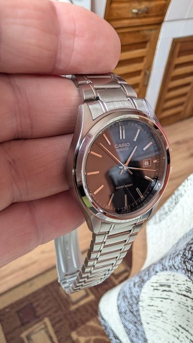 Часовник ,Casio кварц.