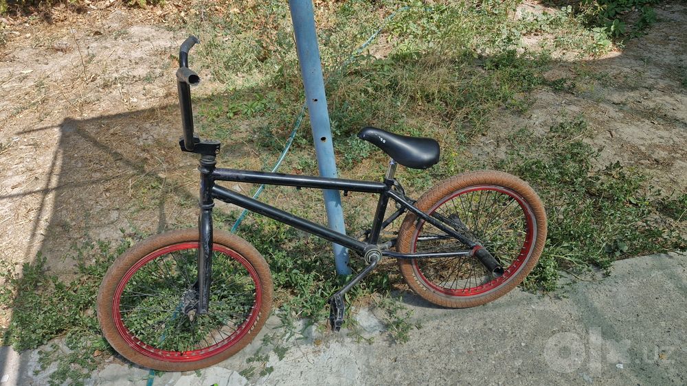 Трюковый велосипед BMX (колеса 20", покрышки Kenda, пеги)