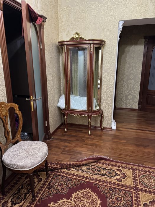 Сервант дерево, под реставрацию