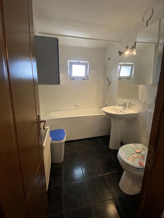 Apartament 3 camere decomandate de vanzare + beci – Str. Vasile Alecsandri nr. 74