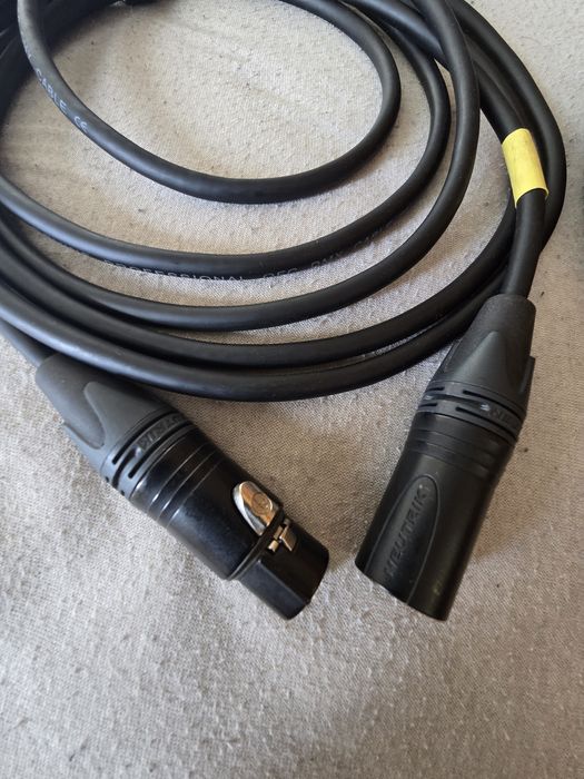 Cabluri DMX profesional Devine cu conectori Neutrik - 3 pini