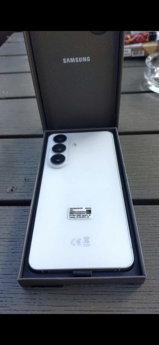 Samsung S26 - 12 - 256GB - НОВ!!!