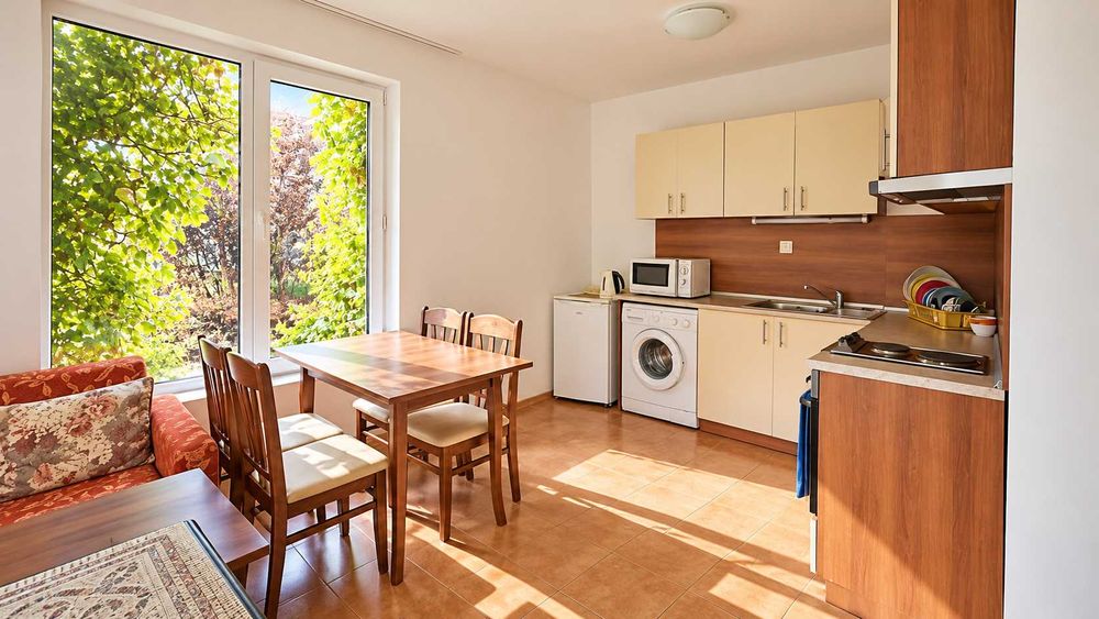 Продава се Двустаен апартамент в к.к. Слънчев бряг - 70 кв.м за 1343 €/кв.м - Снимка #1