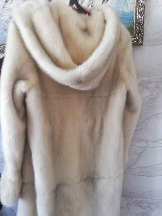 Норковая шуба с капюшоном