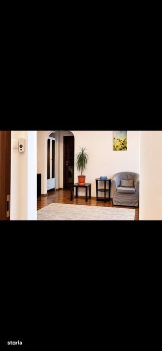 Apartament De Vânzare cu Două Camere În Zona Pajura sec.1 — fotografia 2