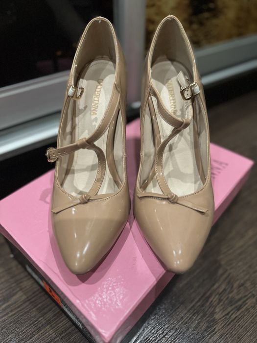 Продам туфли женские