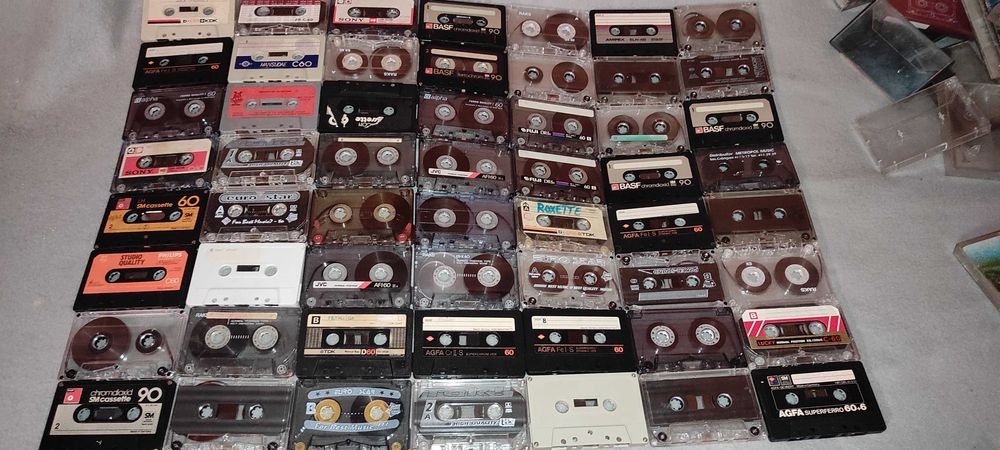 50 casete audio diverse