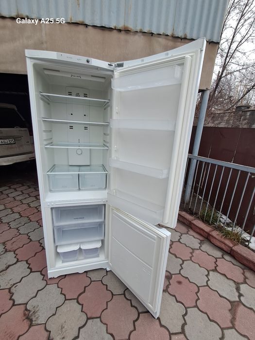 Продам холодильник ARISTON