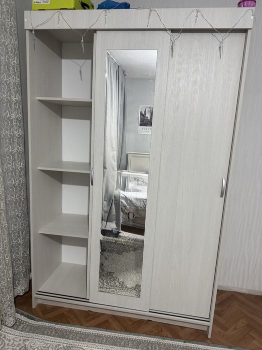 Шкаф купе белого цвета
