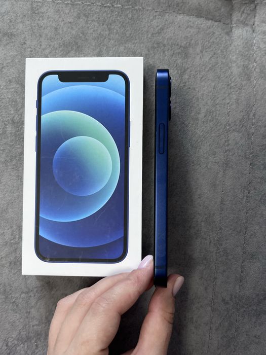 Продам Iphone 13